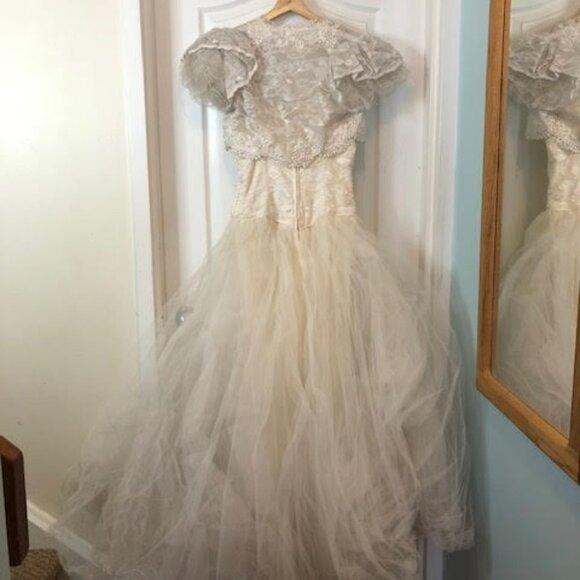 Vintage Y2K Wedding Dress - Picture 2 of 3